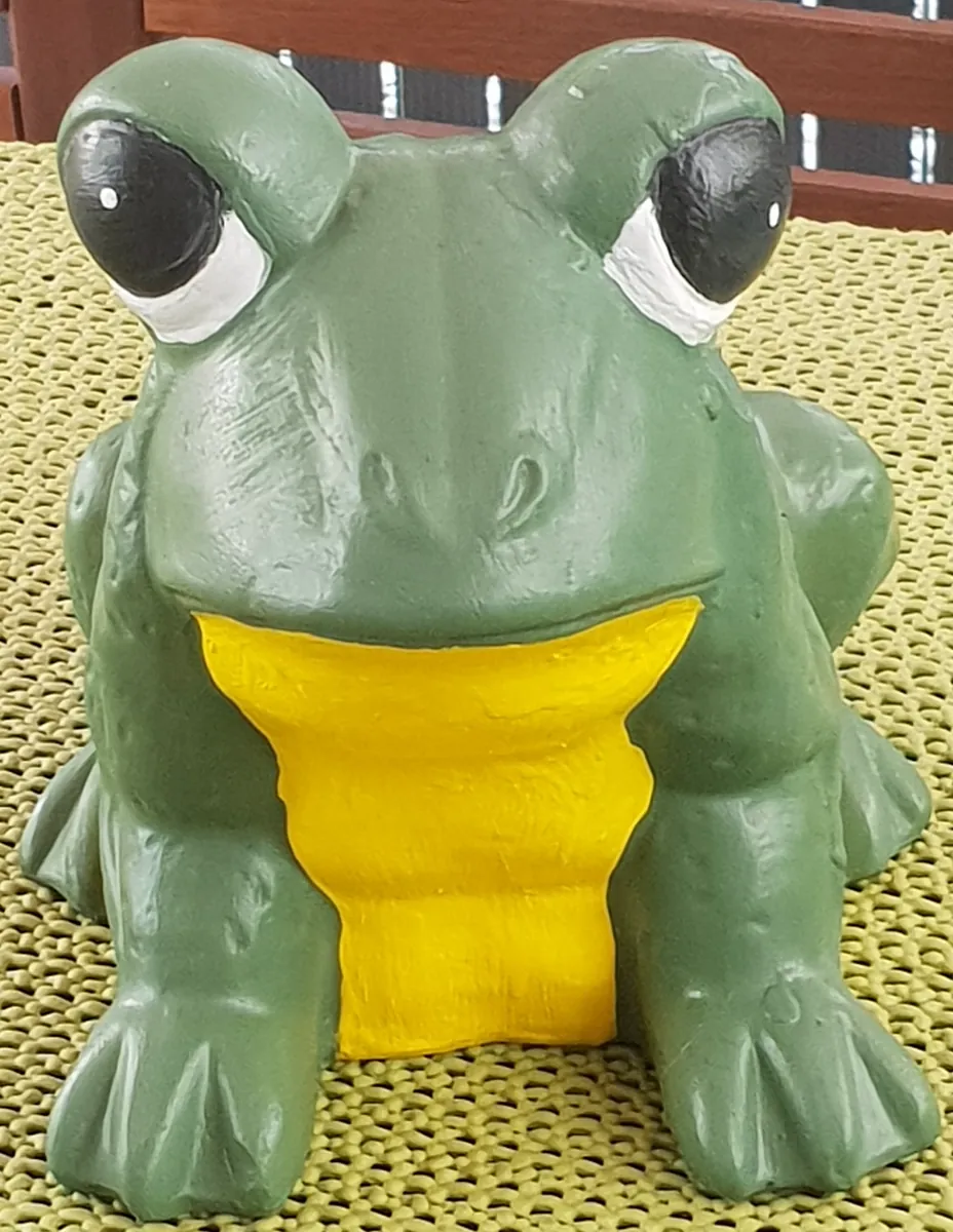 Statue de jardin repeinte, après